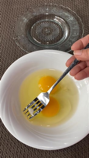 paano makuha agad ang shell ng itlog #everyoneシ゚ #diyideasforhome #activefollowers #lifehacks | Nero Diy