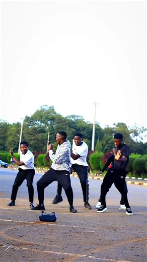 Lingala moves #dance #lingala #learn #beatbreakersdancecreweldy #brysonbeatbreakers