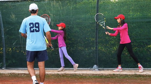 Mastering tennis volleys without a full backswing