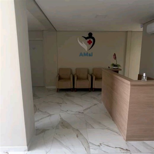 Atendimento Multidisciplinar e Integrativo AM&I on Instagram: "Aluguel de sala para profissionais da área da saúde e bem-estar! Sala 04: sala ampla com iluminação natural, lavabo, jardim de inverno e entrada para ar condicionado! A Clínica AM&I conta com estrutura completa com monitoramento e alarme, ar condicionado, elevador, copa, lavabos, Internet, bebedouro, móveis planejados e decoração exclusiva! Situada em local privilegiado em frente ao Hospital APMI em União da Vitória PR! Venha conhece