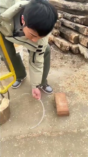 No More Axe Swinging ! U-Frame Log Splitter Does the Work