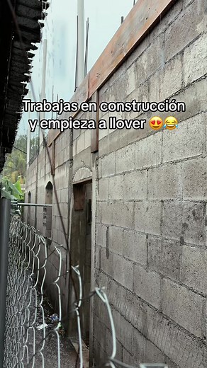 Trabajas en construcción y empieza a llover: reacciones y consejos