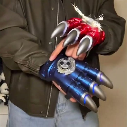 Wolverine Fire Wolf Claw Test 🔥 LED Retractable Gloves Review #theindianbookstore