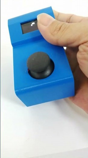 Arduino snake game console with joystick and buzzer (I built a 3D printed shell)