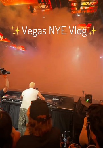 Vegas NYE Vlog ✨🎲 @MadSal (Madeline Salazar) @Jack O’Shea - #lasvegas #vlog #vegas #vegasfood @Oh Polly @Zouk Group Las Vegas @Durango Resort Casino eat your heart out Las Vegas James Hype the George sports lounge Viva resorts world oh Polly leopard dress Las Vegas new years vlog things to do Vegas
