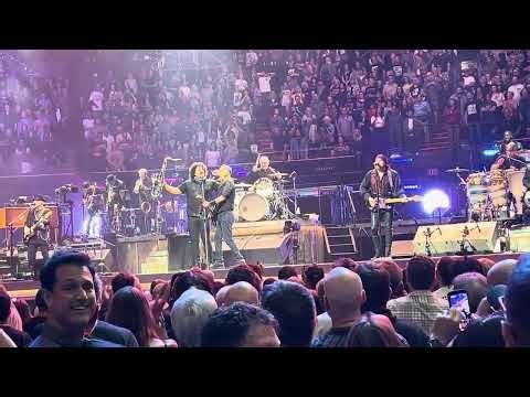 Bruce Springsteen Introducing the Band. Encore - Dancing in the Dark. Live. Los Angeles. 07.04.2026