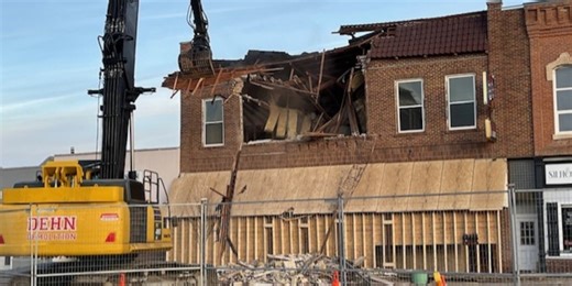 Lyons demolishing building that partially collapsed last month