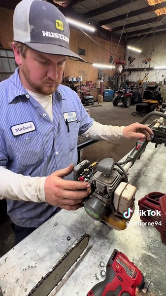 Kawasaki trimmer was having weird symptoms for the final cause of the problem, but we got it figured out stay tuned to find out what’s wrong with it #mechanic #repair #twostroke #kawasaki #fypシ゚viral