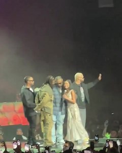 156K views · 3.2K reactions | All four members of B2K reunited on stage to surprise Jhene Aiko during her LA show #b2k #jheneaiko #omarion #razb #TheyKnowInfo | TheyKnowInfo | Facebook