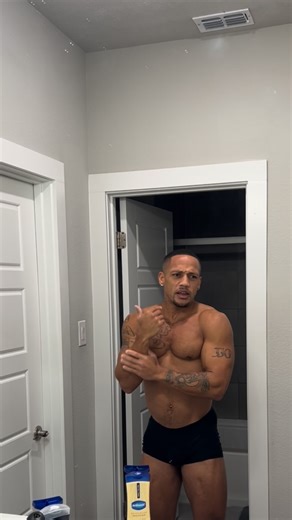 DEMETRIUS JENKINS on Instagram: "I thought it was normal to smell good when you get out the shower 😂"