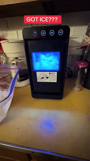 Everyone uses ices and these ice makers are on sale now. Many sizes and styles to pick from. #newyearnewme #holidayhaul #icemachine #icemakermachine #smallappliances