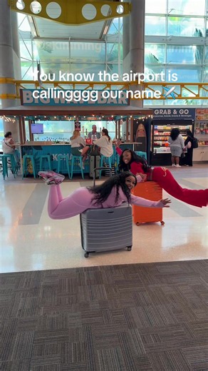 MIAMI HERE WE COMEEEEE🤭✈️ girls trip LOADINGGGG!! What’s some must visit places to have a good time? 🤪 #drake #miami #girlstrip #vacation #airport @briemonique @KiaPia🩶 @myaayreign @Cay 🤍