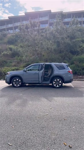 The 2026 Honda Pilot keeps a super popular family feature for its Refresh this year! #honda #hondapilot #carreview #cars #carconfections | Car Confections
