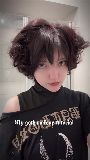Gothic Makeup Tutorial: Transform Your Look