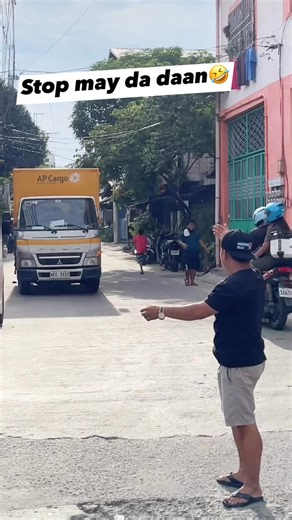 Saglit lang boss may dadaan 🤣🤣 | Dino Servano