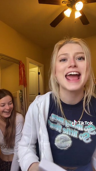 haul time!! stay tuned for the g-string try on #jokes #jessandsoph #sophandjess #haul