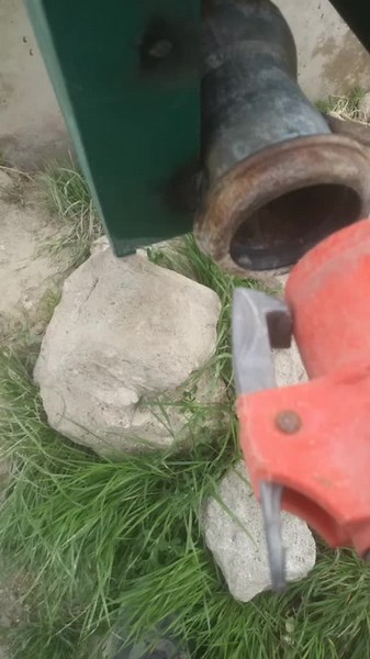 Metal Pipe Corrosion Repair: Close-Up Techniques