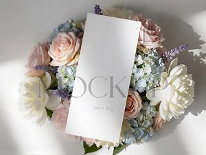 Dinner Menu Mockup PSD - Romantische lange Blumenkarte (PSD File) - Etsy.de