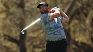 Scottie Scheffler wins the 17th to advance to the finals at WGC-Dell Match Play