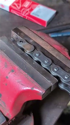 This chain breaker hack saves so much time #shorts #toolhacks #lifehack