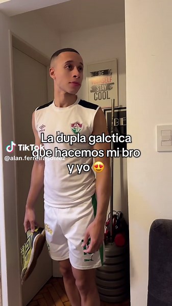 La dupla galáctica en la cancha…😅⚽️ #futbol⚽️ #humor #humorfutbol #fyp #mirealyyo #dupla