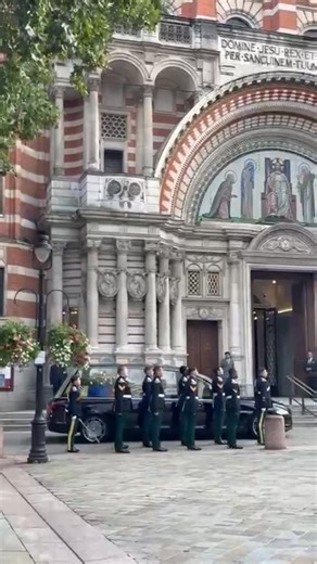187K views · 27K reactions | The Duchess of Kent’s coffin has arrived from Kensington Palace to Westminster Cathedral for private funeral rites with her family tonight ahead of the funeral service tomorrow  | HELLO! | Facebook