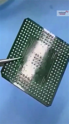 SMD طريقة اللحام الحديثة Soldring! #إلكترونيات #لحام #الكترونيات حديثة سماعه بلوتث #shorts #IC41