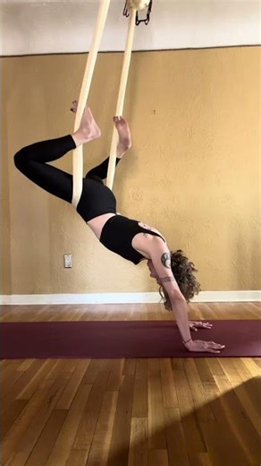 Front Straddle to Plank Flow