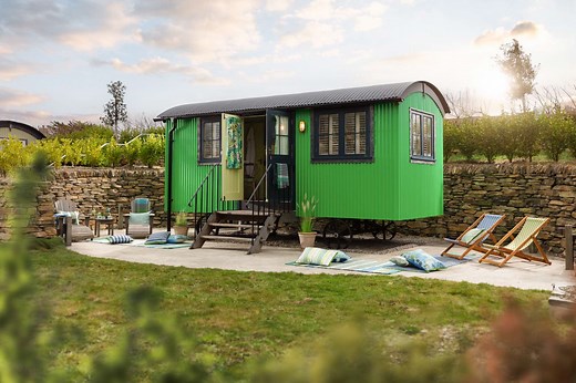 Summer sorted 👉🏻 Discover the @Stein’s x Designers Guild Shepherd’s Hut in Cornwall 🌊 Where we reimagined one of their huts in true DG style 💚 Located just five minutes from some of Cornwall’s best walks and beautiful beaches 🌞 #designersguild #rickstein #shepherdshut #cornwallliving #cornwallholiday