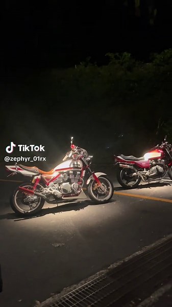 俺達が行けばどこでも映えスポ✨#鹿児島 #typ #myp #fyp #01 #zephyr #zephyrx #kawasaki #cbx400f #honda #エストレヤ