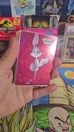 This is the Looney Tunes Box! There are so many beautiful cards to pull from this set and We have these at a really good price so make sure to get them while they last! #LooneyToons #CartoonClassics #AnimatedFun #LooneyToonsForever #CartoonNetwork
