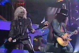 November Rain -- Guns N' Roses featuring Elton John [Live Performance] | MUSIC FEVER