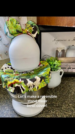 Ali Love | Rocky Bottoms Homestead on Instagram: "Sewing a reversible bowl cover for my stand mixer! Full tutorial, beginner friendly & super cute!🧵🪡🐮 These would make wonderful Christmas gifts! 🎄🎅🏼✝️ #sewing #standmixer #beginnerfriendly #sewingtutorial #homemade"