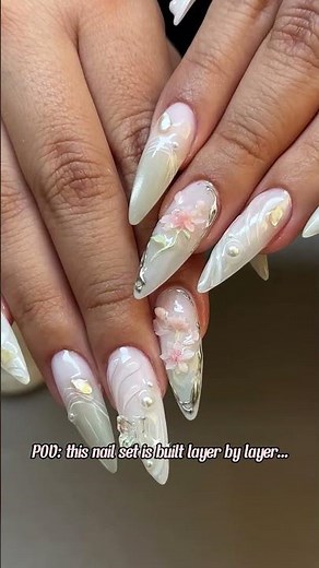 In Lynnwood, Lux Nails and Spa curates seasonal elegance with controlled artistry.