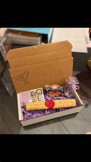 ✨📜 Just wrapped up another custom calligraphy scroll, and this one was SO much fun to create! I love seeing these pieces come together — from the parchment, to the wax seal, to the little treasures tucked inside. 💜 If you’re looking for a heartfelt, personal gift with fantasy vibes, I’d love to make one for you! Custom scrolls available now ✨ 🖋 personalized message 📜 parchment paper 🕯 wax-sealed 🎁 beautifully packaged Shop here: lavslunaarts.etsy.com #etsyartist #calligraphyart #handmadegi