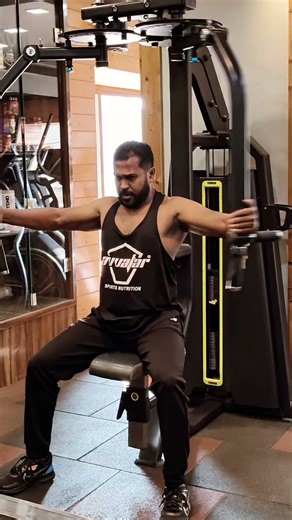 #chestworkout #chestflymachine #motivation #fitness 💪