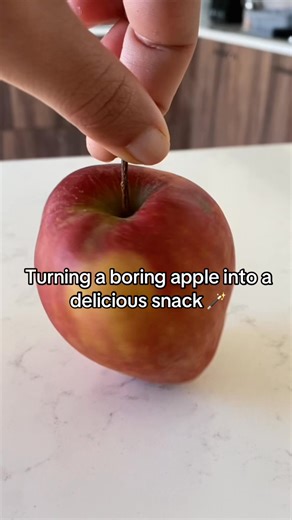 From one boring apple to a delicious snack in 2 minutes! You only need one apple, a dash of water and cinnamon 🪄 #healthy #food #snack #apple #weightloss #fitness #foodporn | Kitchen Coach