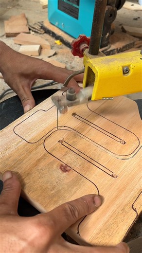 scroll saw cutting skills #woodworking #woodworker #diywoodworking #woodworkingtips #carpentry