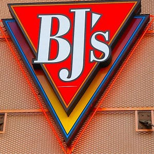 BJ's Restaurant Daily Deals, Happy Hour, Beer Dinners