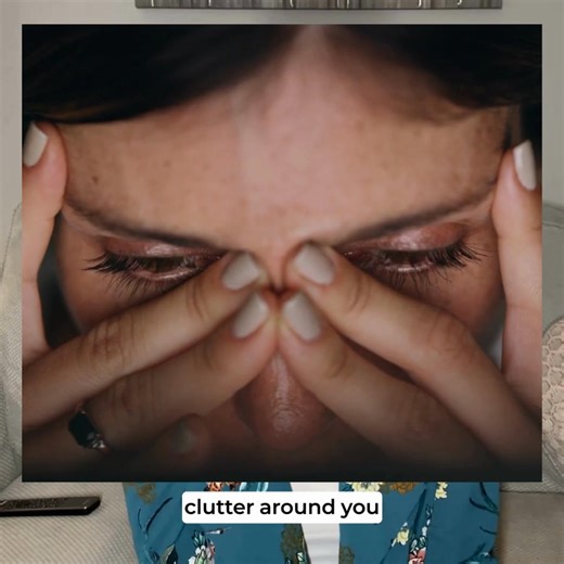 How clutter and trauma are related? 類 These experts documented this...