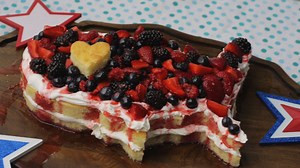 Watch How to Make a 4th of July Cake on Amazon Live