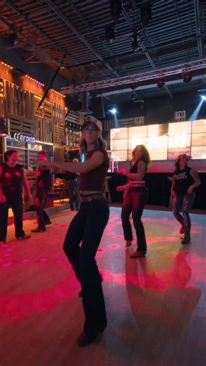 Nash on Instagram: "🌵Tous les dimanches au Nash, danse en ligne niveau débutant. 🕝 Débute à 19h00 🕝 Termine à 20h00 ➡️ Danse en ligne libre par la suite 💵 10 $ à l’entrée 🎶 Recap: Amen de Shaboozey et jelly Roll! 🎶 Nouvelle: My maria Brooks & Dunn et Soûl de Lee Brice One more de James Johnston! **À noter qu’il y aura une événement une fois par mois le premier dimanche du mois alors la musique country commencera aux alentours de 18h30 ces soirs là🤠** 🧥 Petit rappel amical : Merci d’accro