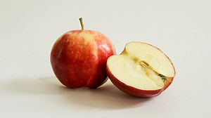 How to Introduce Apples to Your Baby