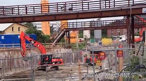 CATERPILLAR 324D BAGGER + CAT D25D DUMPER # BAU EINES TUNNELS