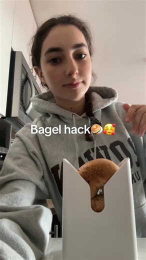 Revolutionary Bagel Cutter Makes Slicing Effortless