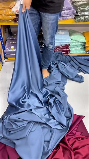 Farrador Fabric World on Instagram: "Ash Blue, Warna Kemas Untuk Gaya Tenang Kalau suka warna yang nampak simple tapi kemas, Ash Blue memang antara pilihan yang senang digayakan. Tone dia tak terlalu terang dan tak terlalu gelap, sesuai untuk yang suka gaya bersih dan tersusun. Ada yang pilih untuk wedding, ada yang pakai untuk event, dan ada juga yang pakai untuk Raya. Bila digayakan, Ash Blue ni beri look yang tenang dan kemas tanpa nampak berlebihan. ✅ Kain bidang 60 ✅ Boleh open meter ✅ Mate