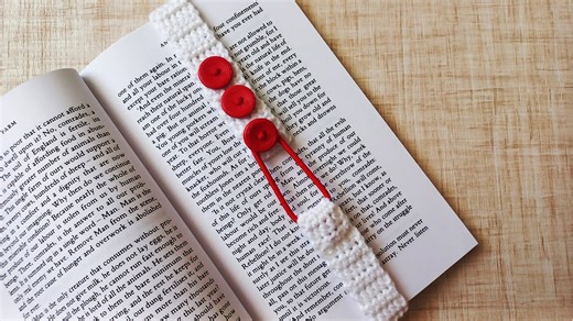 Cute crochet bookmark tutorial: Simple and beginner-friendly pattern