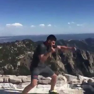 El mexicano, Yair Pantera Rodriguez, entrenando de gran forma en Albuquerque para su pelea en UFC 188. Le damos gracias al coach Israel "Izzy" Martinez por compartir este video. | Fighters Magazine