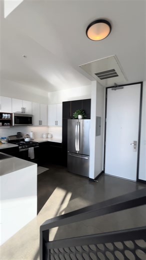 PH03 has just been taken off the market! Congratulations to the new VIPs. #EdisonLongBeach #LongBeach #LiveHappy