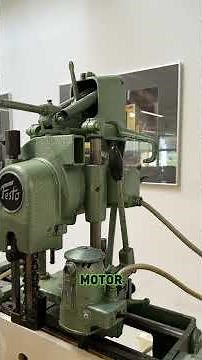 🚪 Check out Dusty demonstrating this historic Festo(ol) machine 🙌